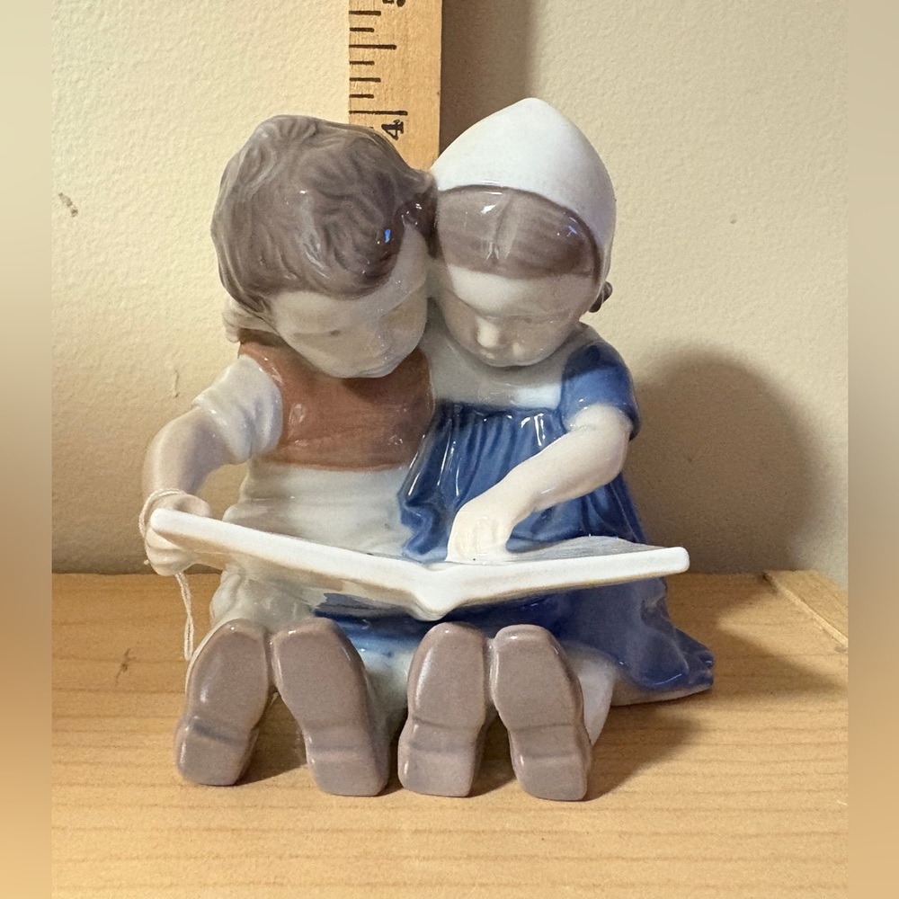 B & G Denmark figurine. Vintage. Reading boy and girl. Porcelain.